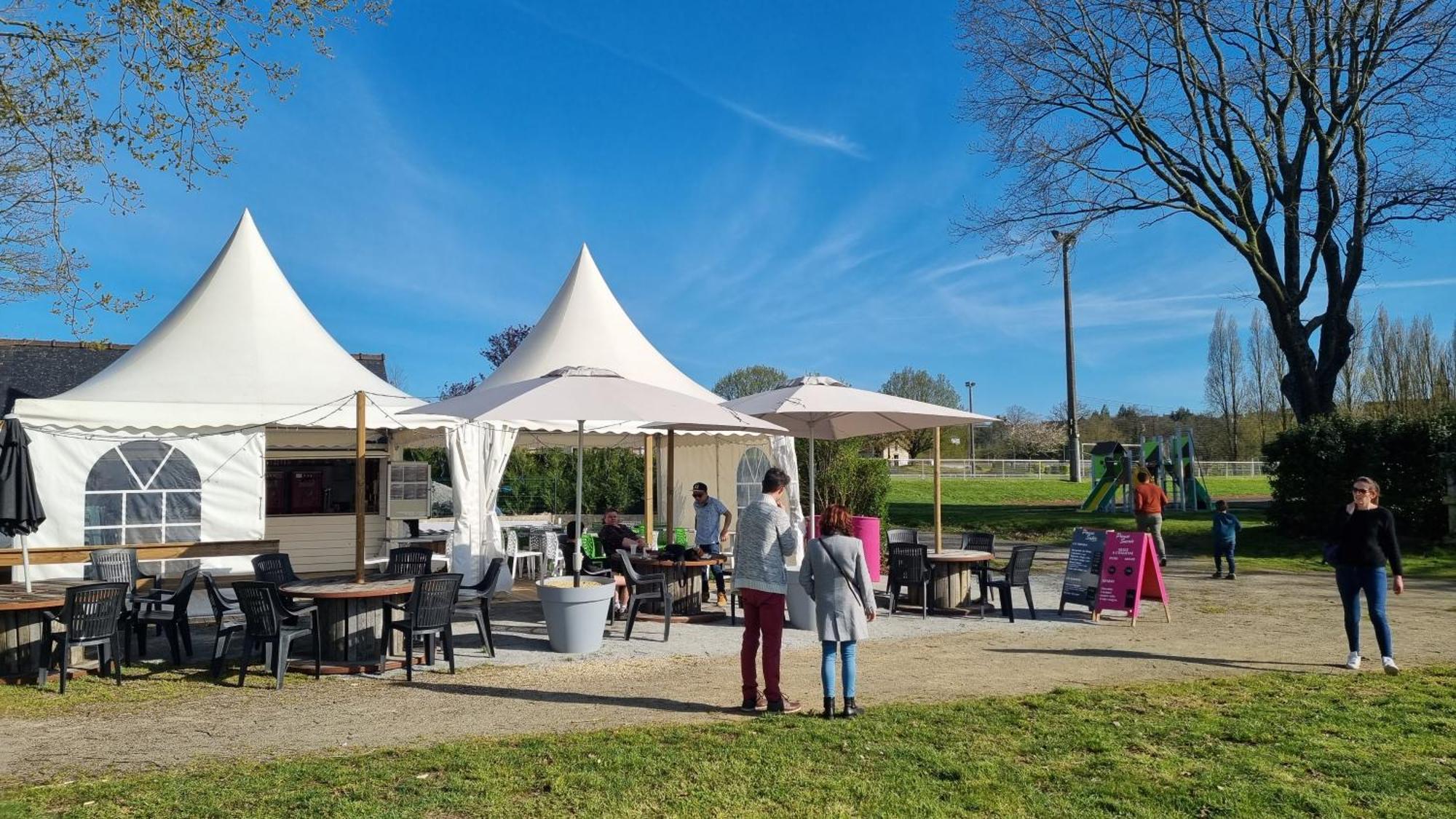 Camping Les Rives Du Lac Bois Morin Exterior foto