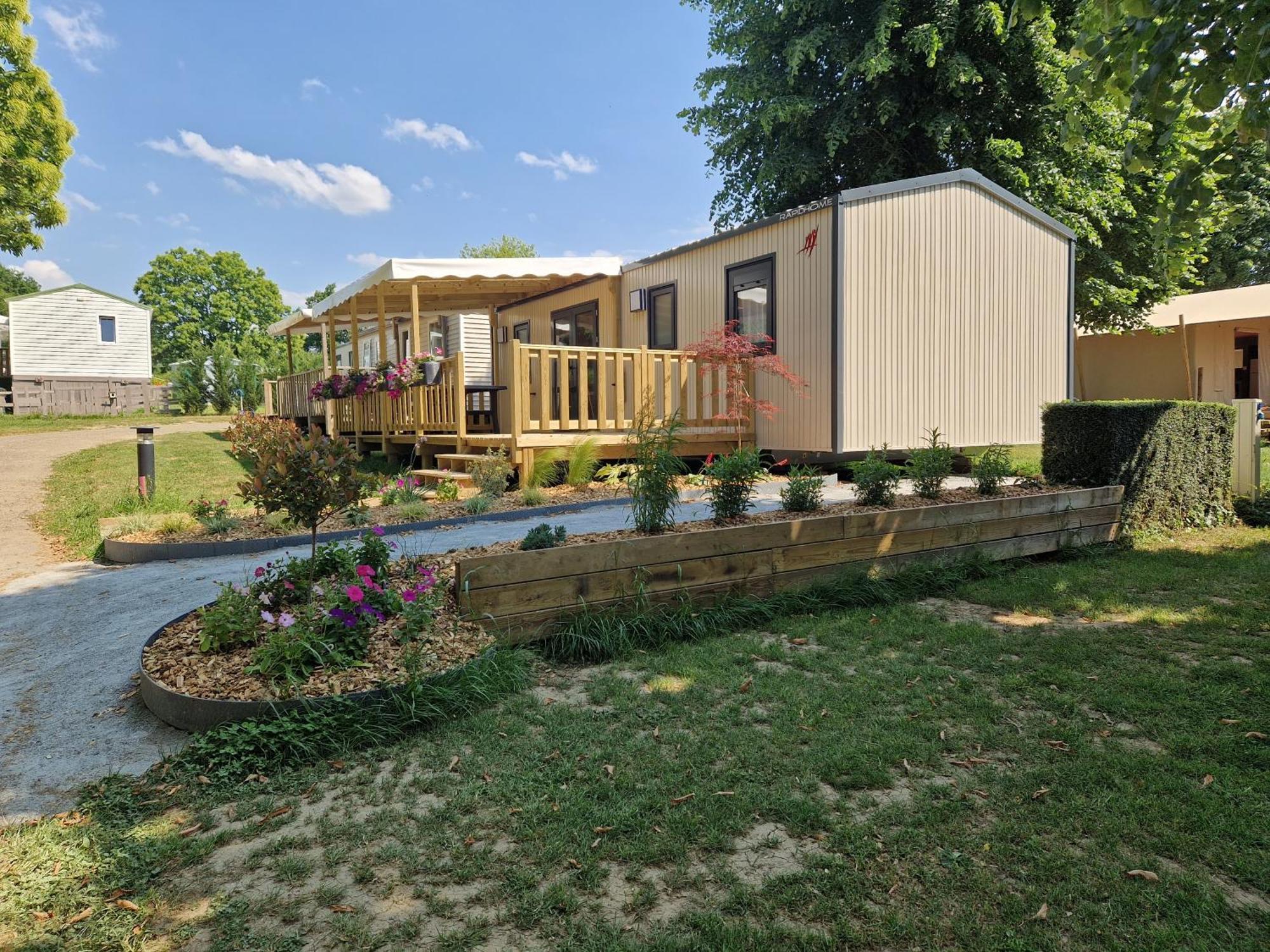 Camping Les Rives Du Lac Bois Morin Exterior foto